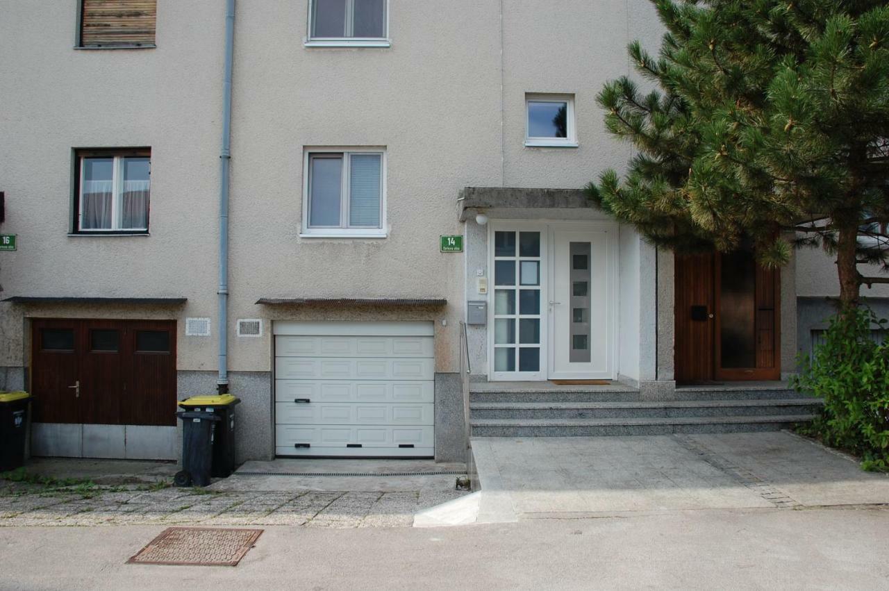 Apartments Peter & Free Parking Любляна Экстерьер фото